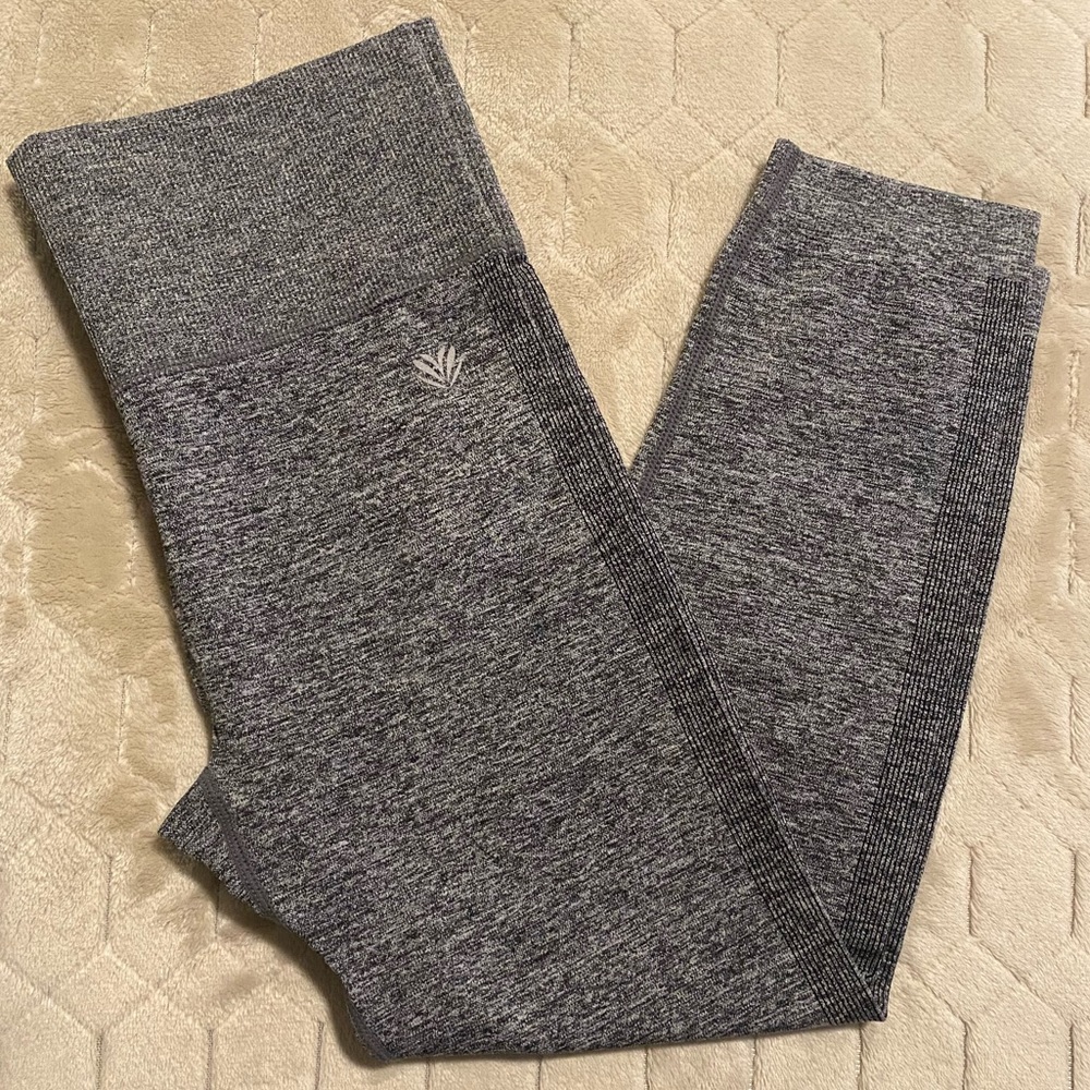 Forever 21 Cropped Workout legging